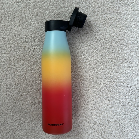 2019 Starbucks Limited Edition Ombre Magnetic Lid Water Bottle 20 oz - Picture 2 of 2